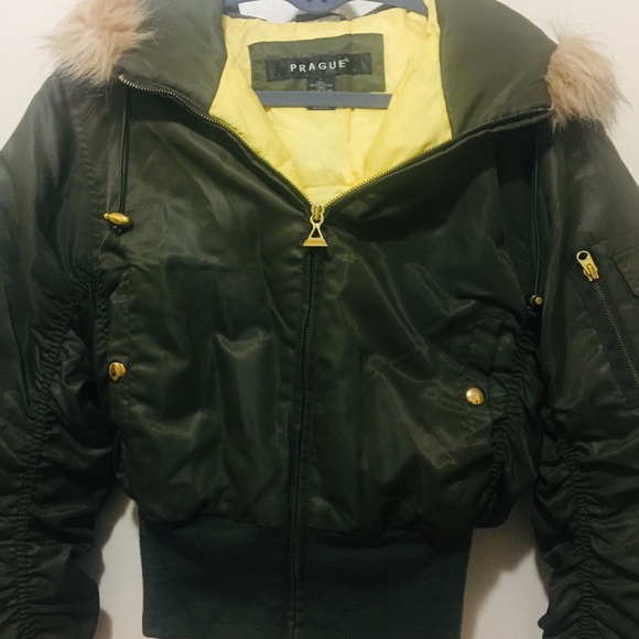 prague Jackets & Coats Prague Womens Puffer Jacket Olive Small